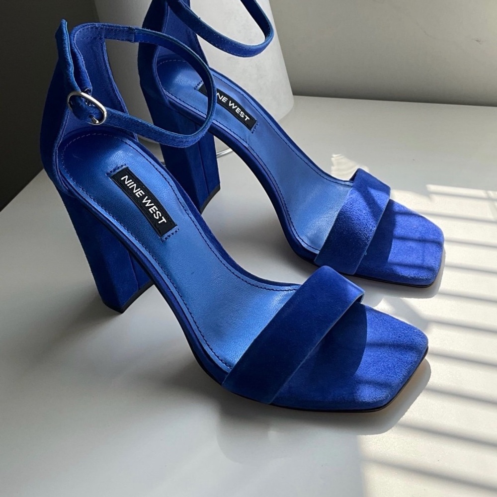 Nine West Elegant Royal Blue Block Heel – Like New 💙